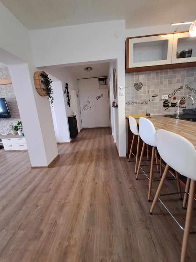 普洛切Apartman Nera公寓 外观 照片