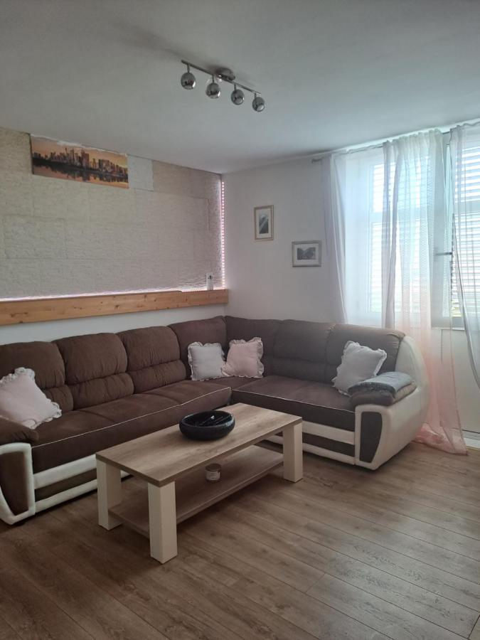 普洛切Apartman Nera公寓 外观 照片